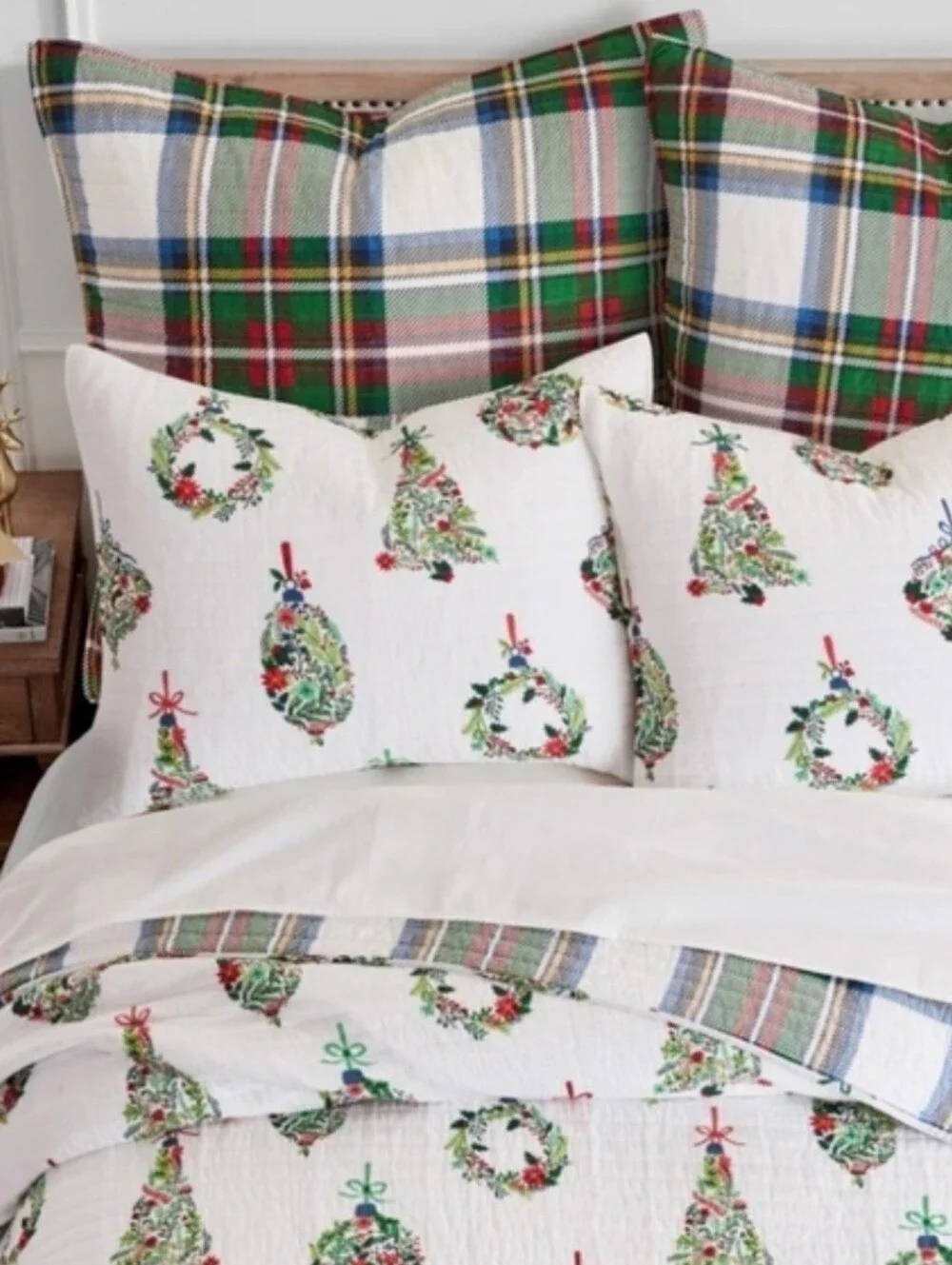 Levtex Home Festive Baubles Plaid Euro Shams Set 2 26x26 Christmas NWOT